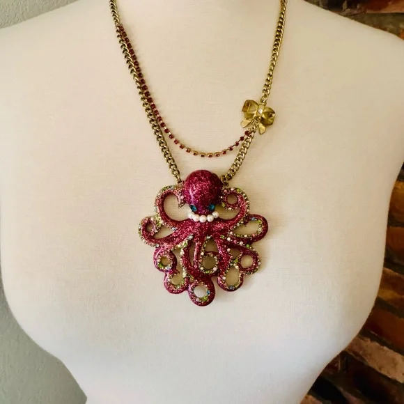 Betsey Johnson Fuchsia and Gold Octopus Necklace - Picture 1 of 8
